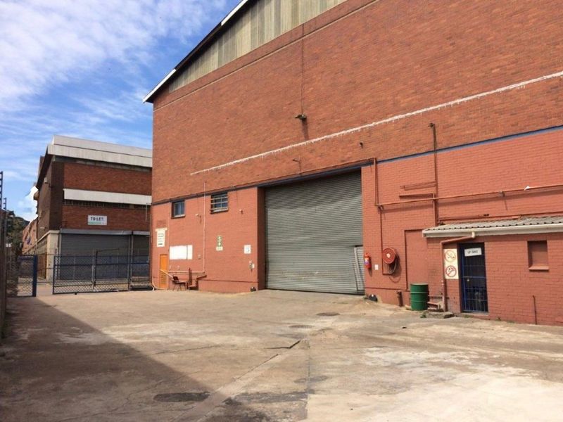 4.200m2 Warehouse With Yard Available in Jacobs. High Clearance, Docking, and Offices - Photo 8