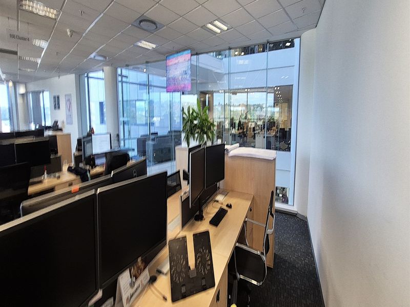 1691sqm Office to Let in Melrose Arch - Photo 8