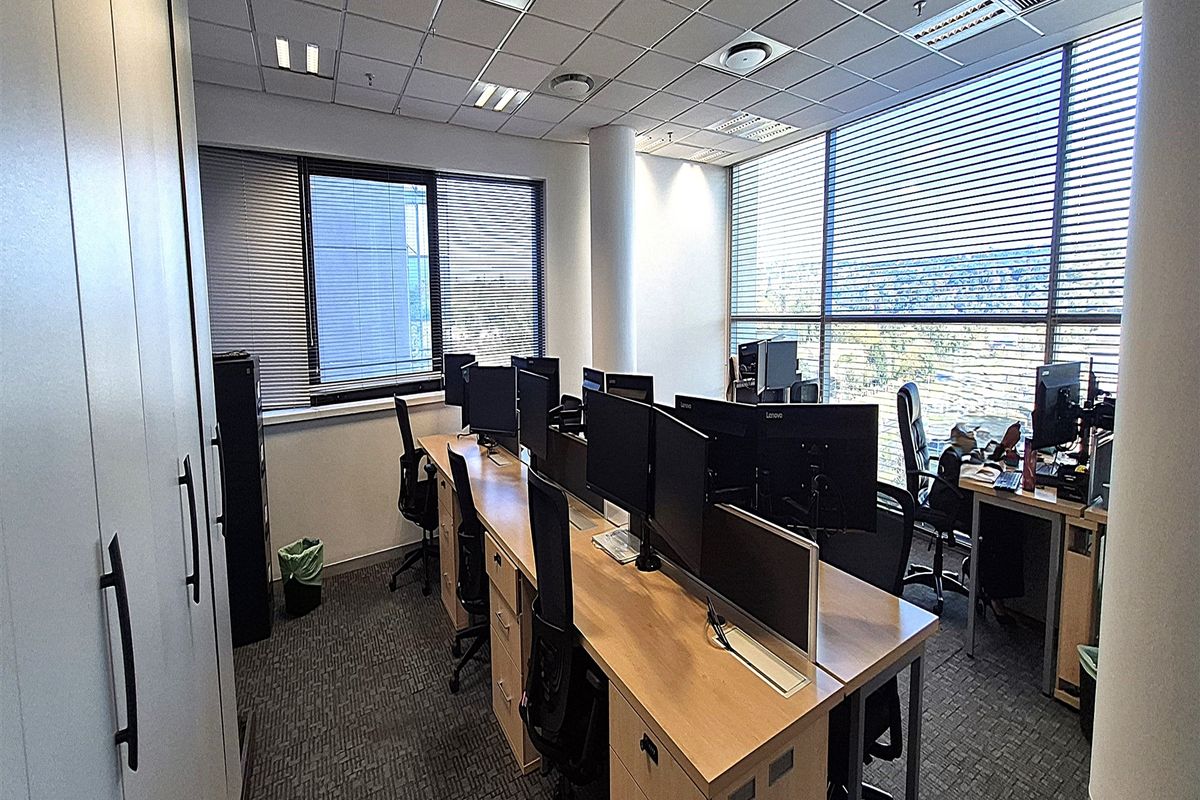 1691sqm Office to Let in Melrose Arch - Photo 5