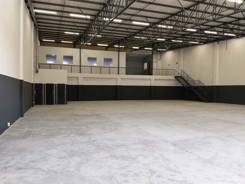 679m2  Warehouse  - TO LEASE - Photo 6