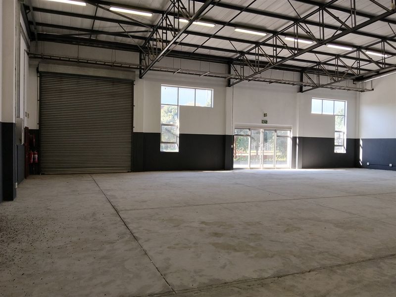 679m2  Warehouse  - TO LEASE - Photo 5