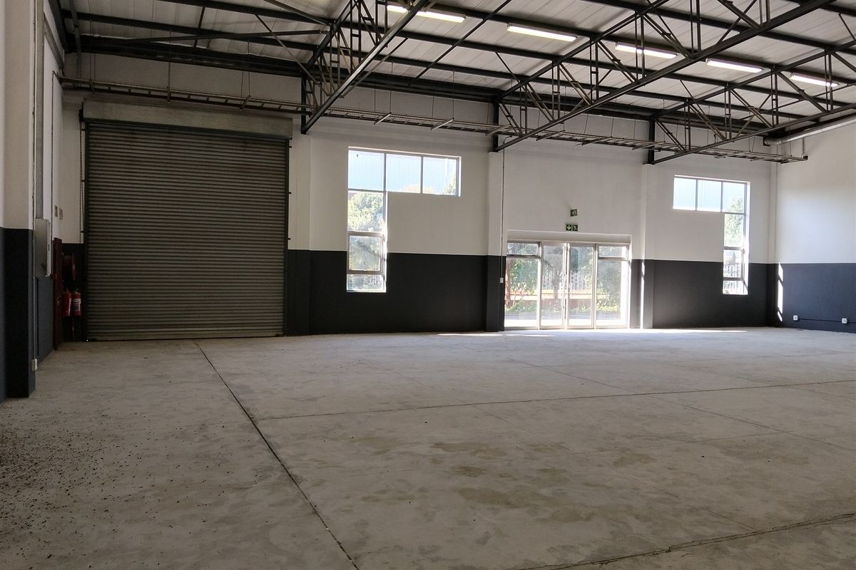 679m2  Warehouse  - TO LEASE - Photo 5