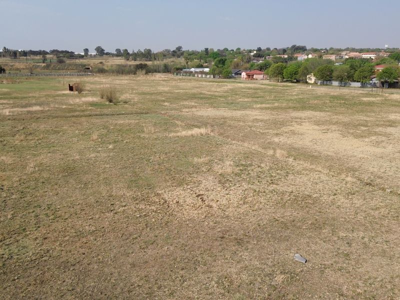 Vacant Commercial Land – Prime Location - Photo 2