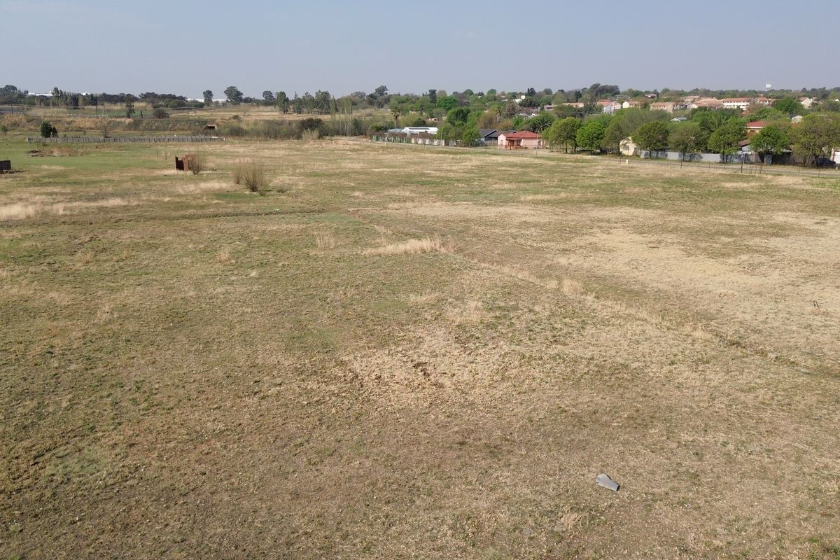 Vacant Commercial Land – Prime Location - Photo 2