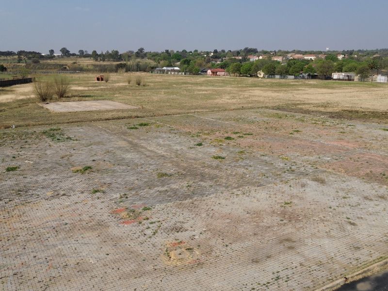 Vacant Commercial Land – Prime Location - Photo 1