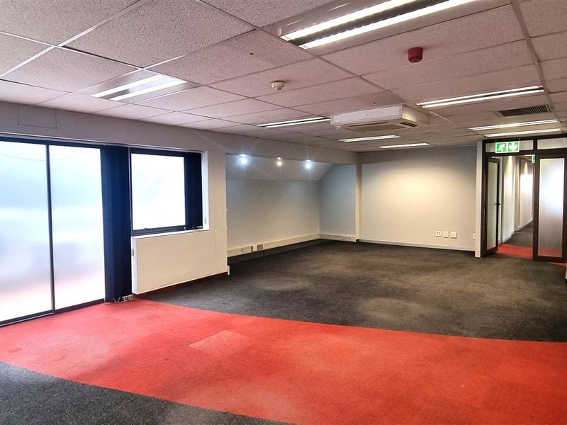 Office space to let in Woodmead - Photo 8