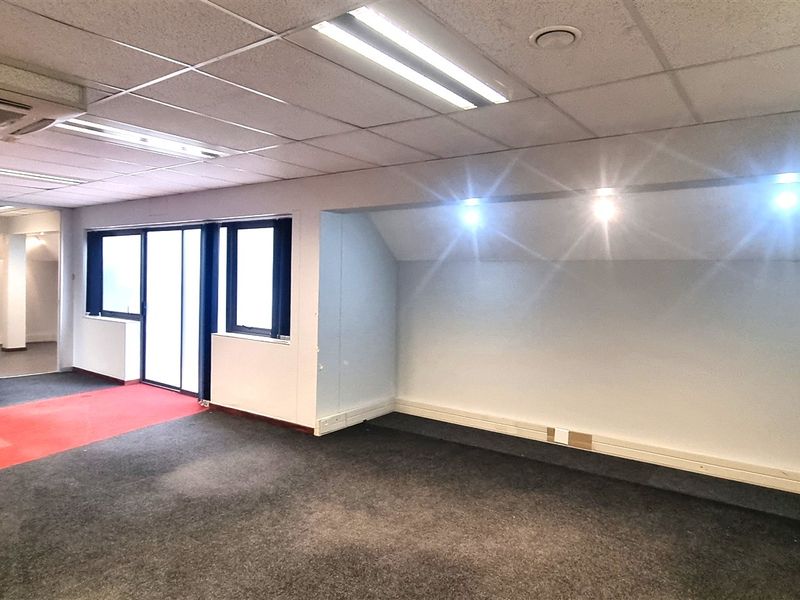 Office space to let in Woodmead - Photo 4