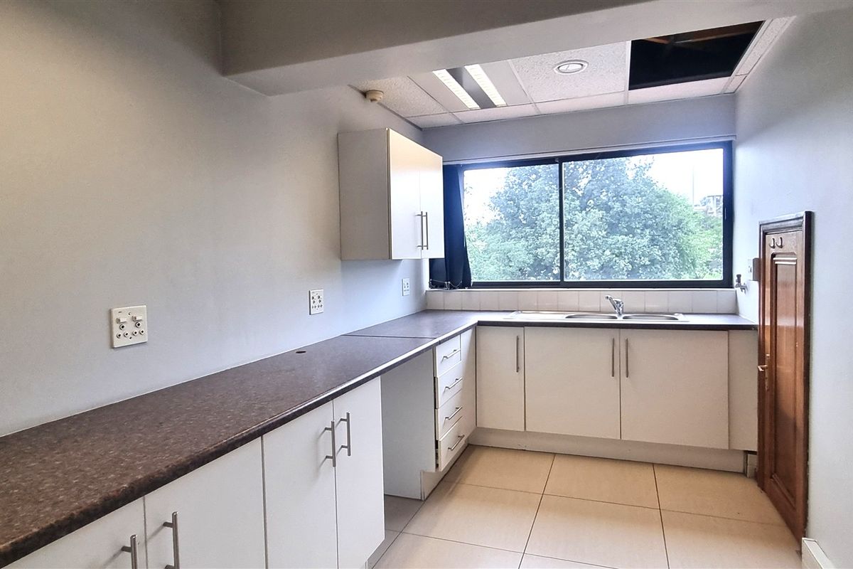 Office space to let in Woodmead - Photo 5