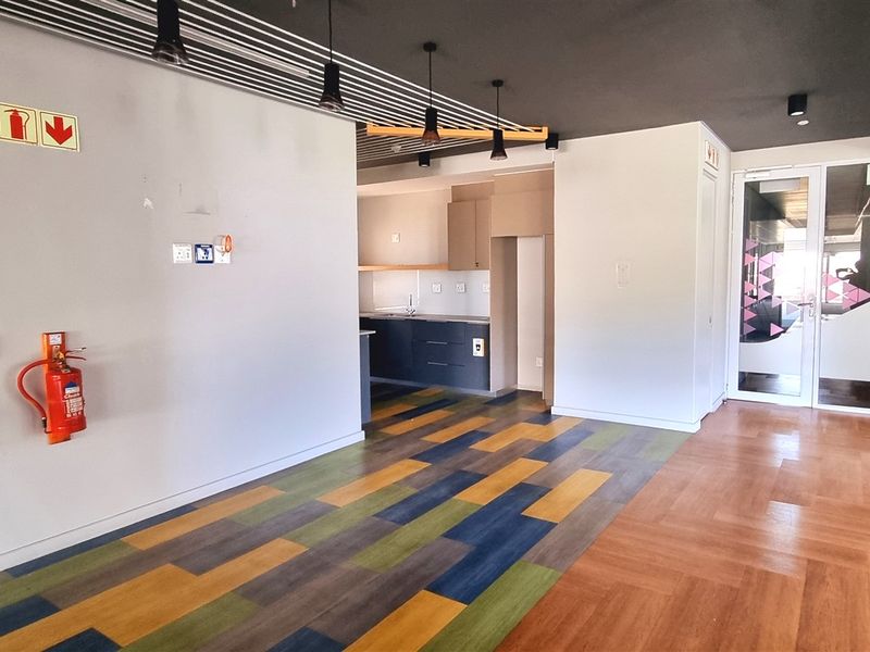 Office space to let in Woodmead Estate - Photo 7