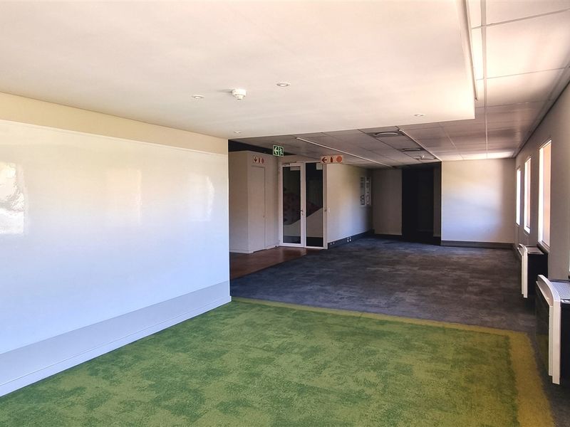 Office space to let in Woodmead Estate - Photo 10