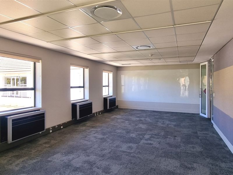 Office space to let in Woodmead Estate - Photo 8