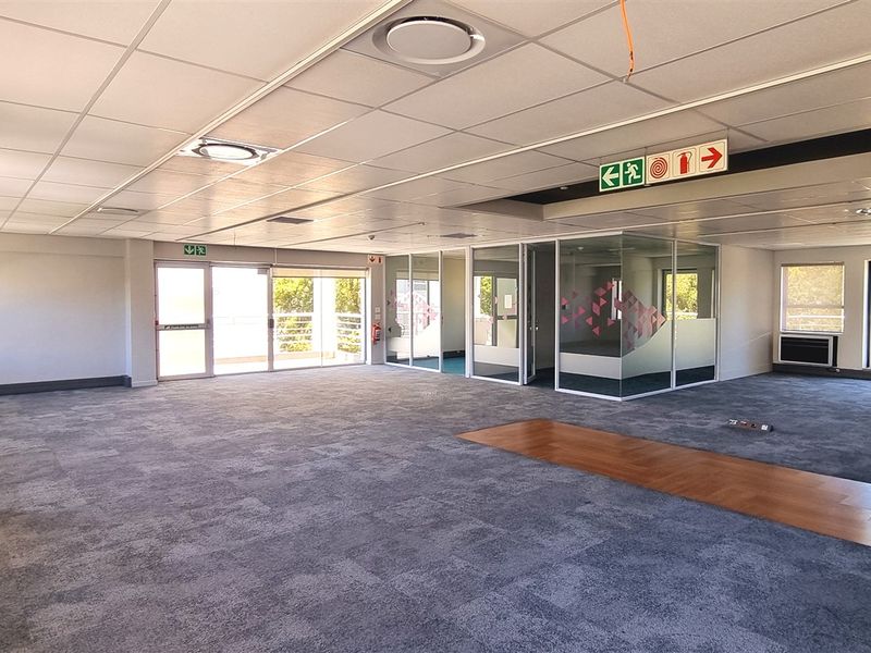 Office space to let in Woodmead Estate - Photo 4