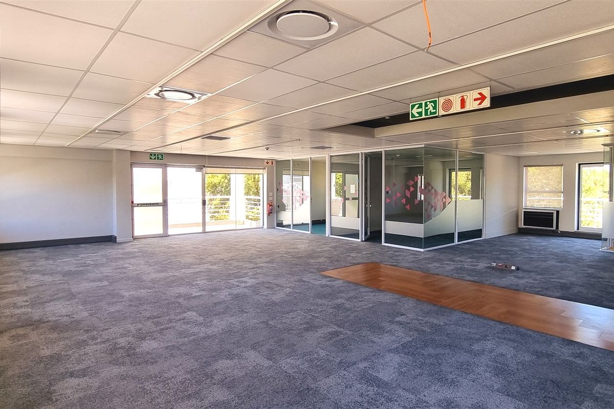 Office space to let in Woodmead Estate - Photo 4