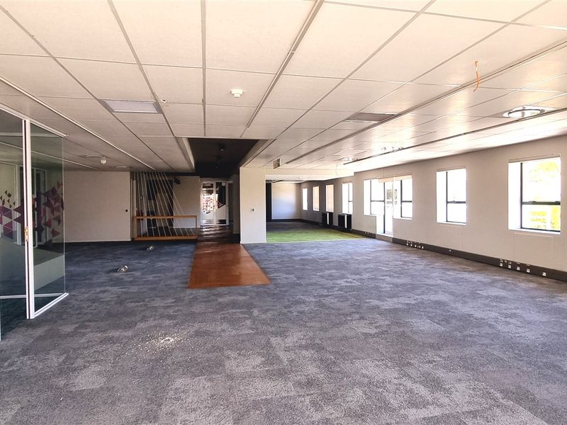Office space to let in Woodmead Estate - Photo 5