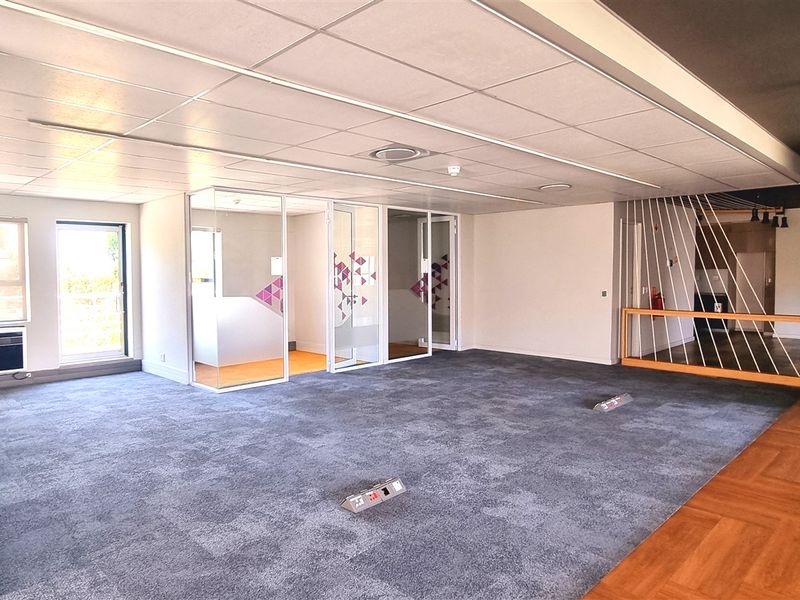 Office space to let in Woodmead Estate - Photo 3