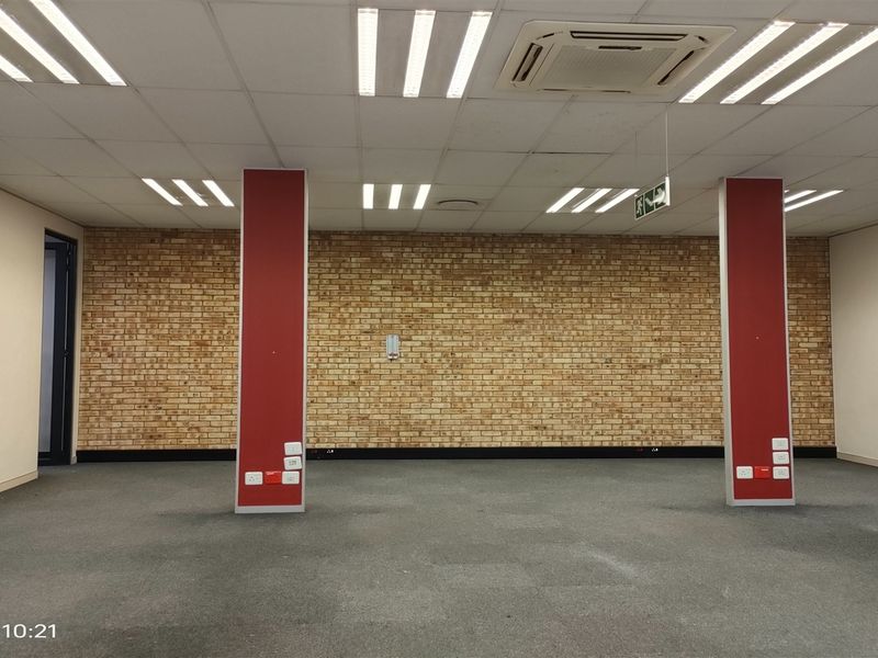 1083m2  Warehouse  - TO LEASE and FOR SALE  10 830 000 LUS VAT - Photo 7