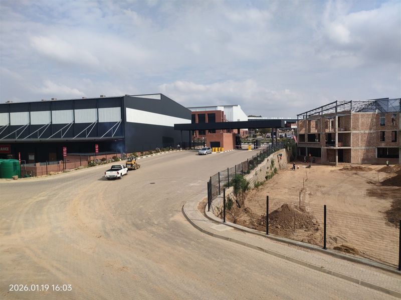 12995m2  Warehouse  - TO LEASE - Photo 6