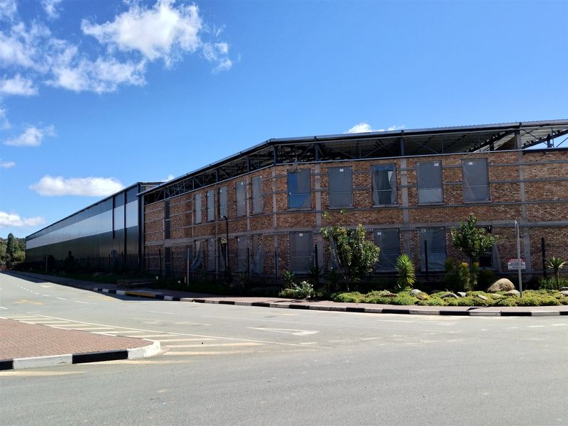 12995m2  Warehouse  - TO LEASE - Photo 1