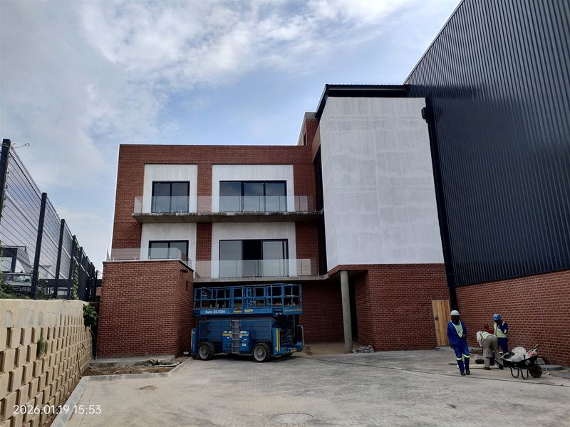 7731m2  Warehouse  - TO LEASE for R605 495,00 plus vat PM - Photo 2