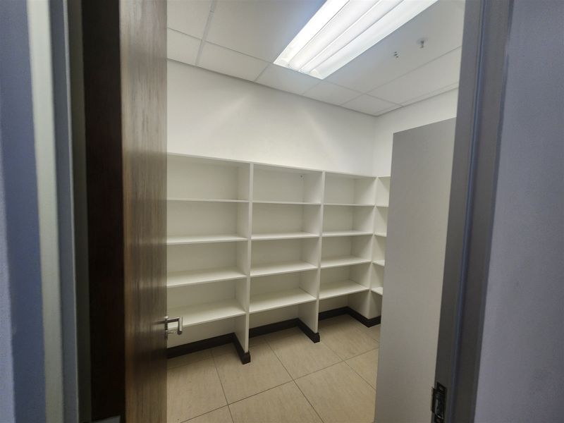 358m2 offices to let in Morningside, Sandton - Photo 8