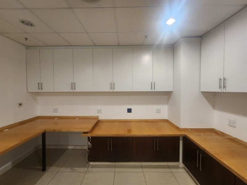 358m2 offices to let in Morningside, Sandton - Photo 7