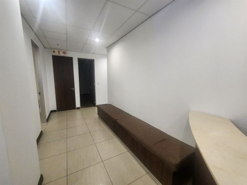 358m2 offices to let in Morningside, Sandton - Photo 5