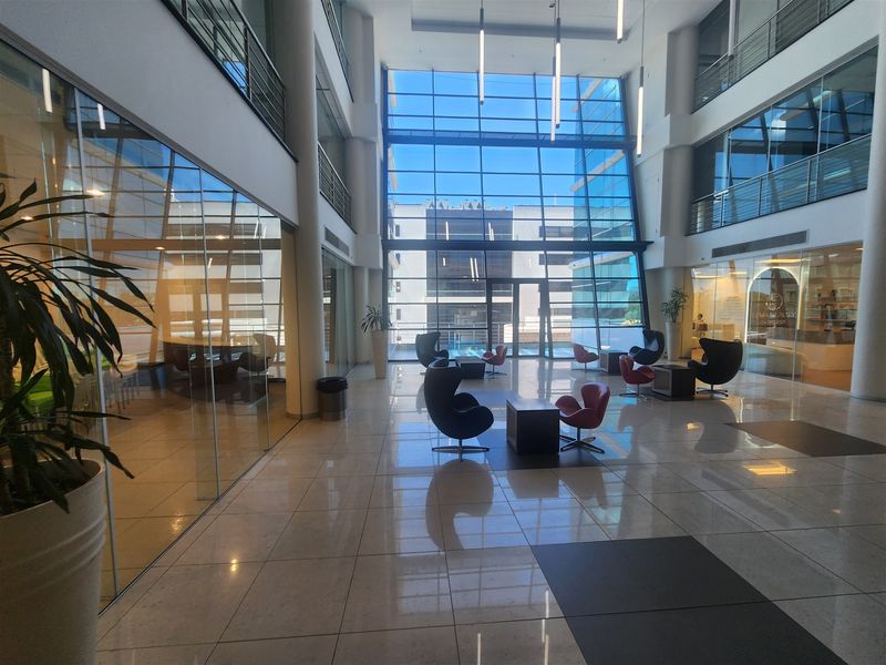 358m2 offices to let in Morningside, Sandton - Photo 2