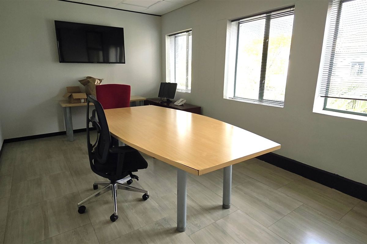 Office space to let in Bryanston Gate - Photo 4