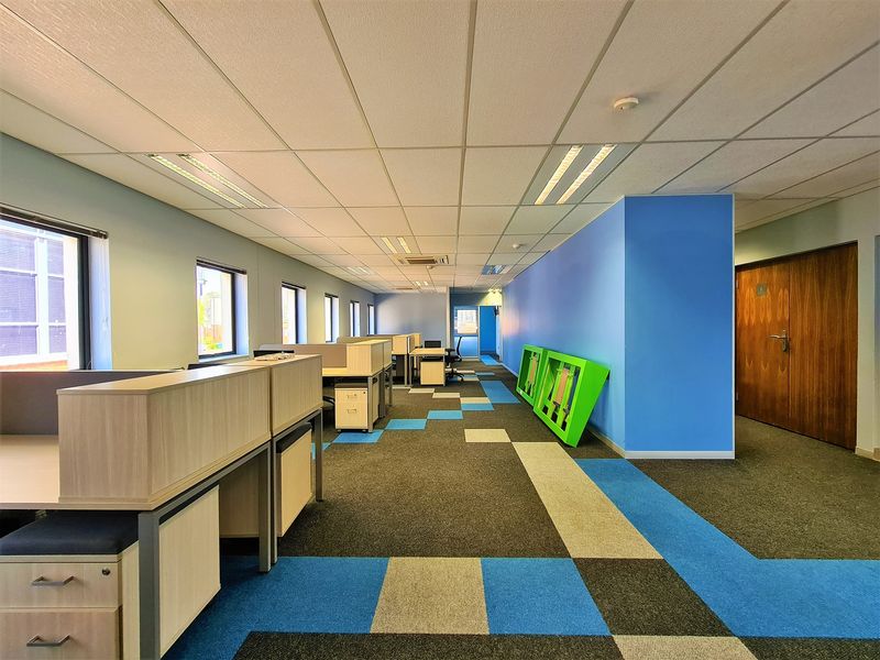 262m2 Modern Office to Let in Fourways - Photo 10