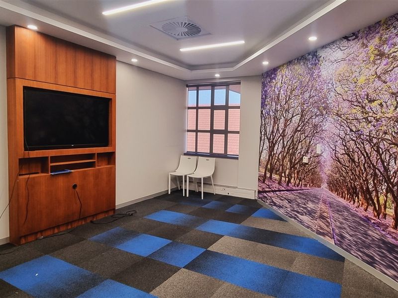 Office space to let in The Campus - Photo 9