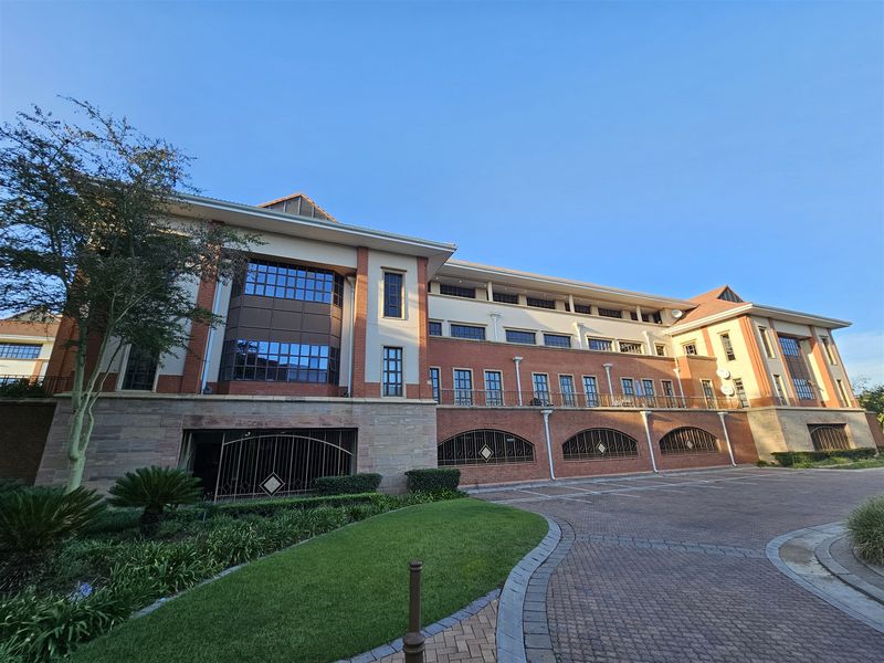 Office space to let in The Campus - Photo 1
