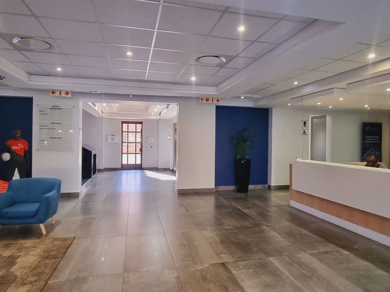 Office space to let in The Campus - Photo 2