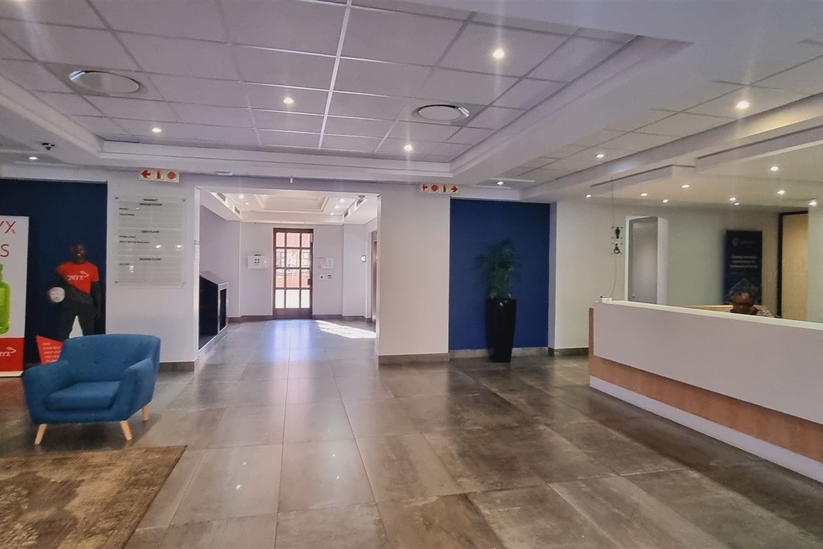 Office space to let in The Campus - Photo 2
