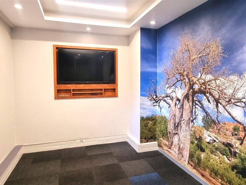 Office space to let in The Campus - Photo 7