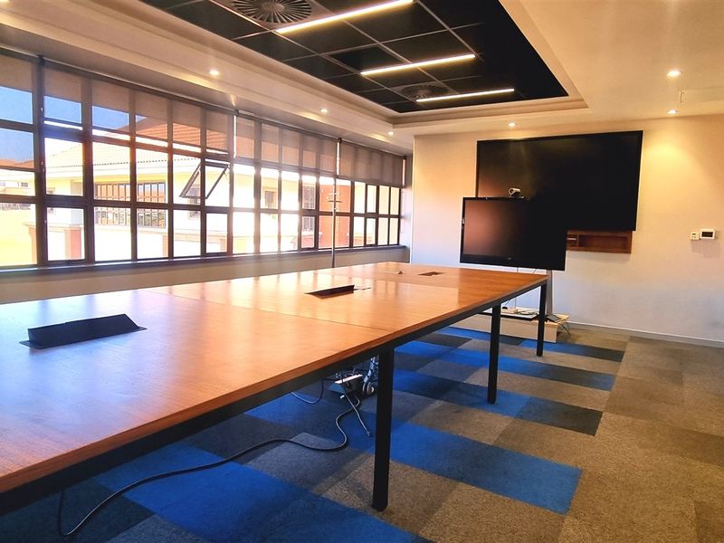 Office space to let in The Campus - Photo 6