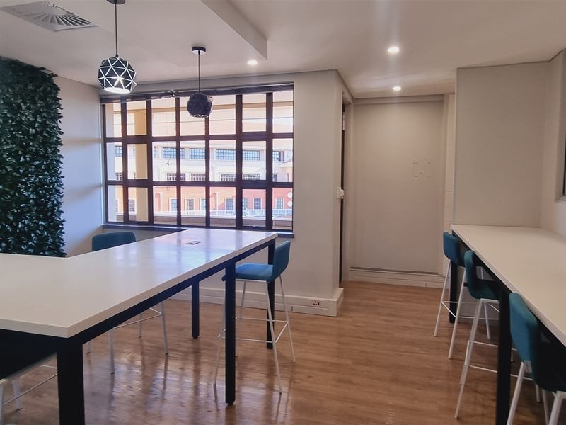 Office space to let in The Campus - Photo 4