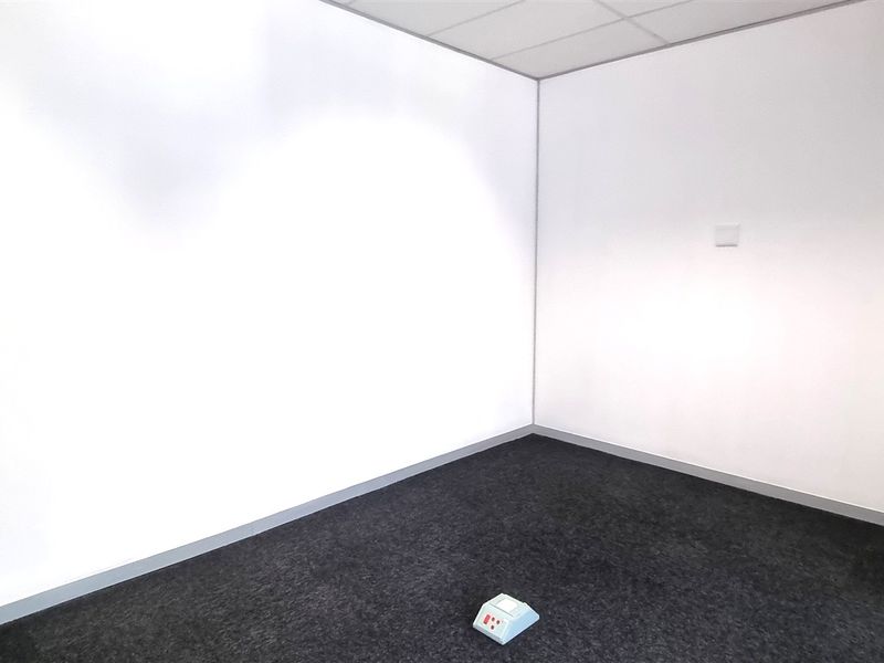 Office space to let in Peter Place Office Park - Photo 7