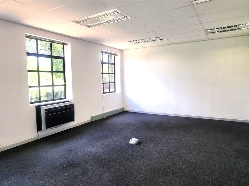 Office space to let in Peter Place Office Park - Photo 9
