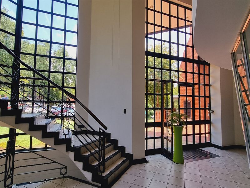 Office space to let in Peter Place Office Park - Photo 2