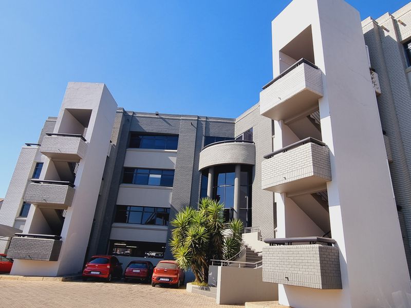 Office space to let on the Ground floor of Block B in Sunninghill - Photo 1