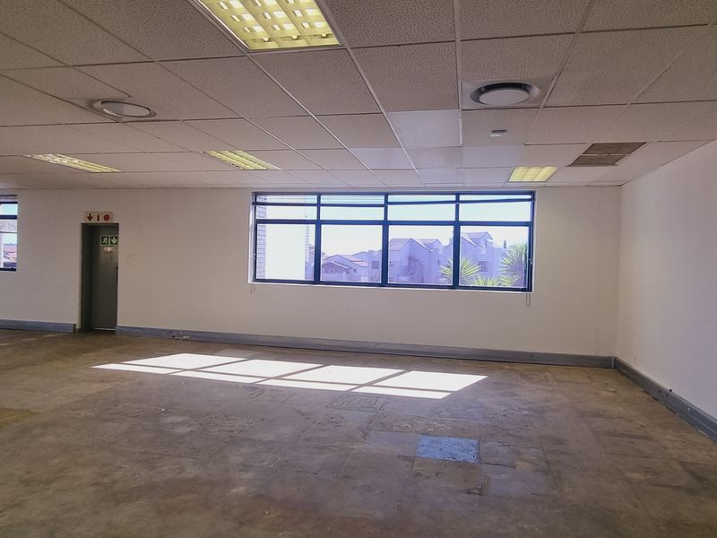 Office space to let on the Ground floor of Block B in Sunninghill - Photo 8