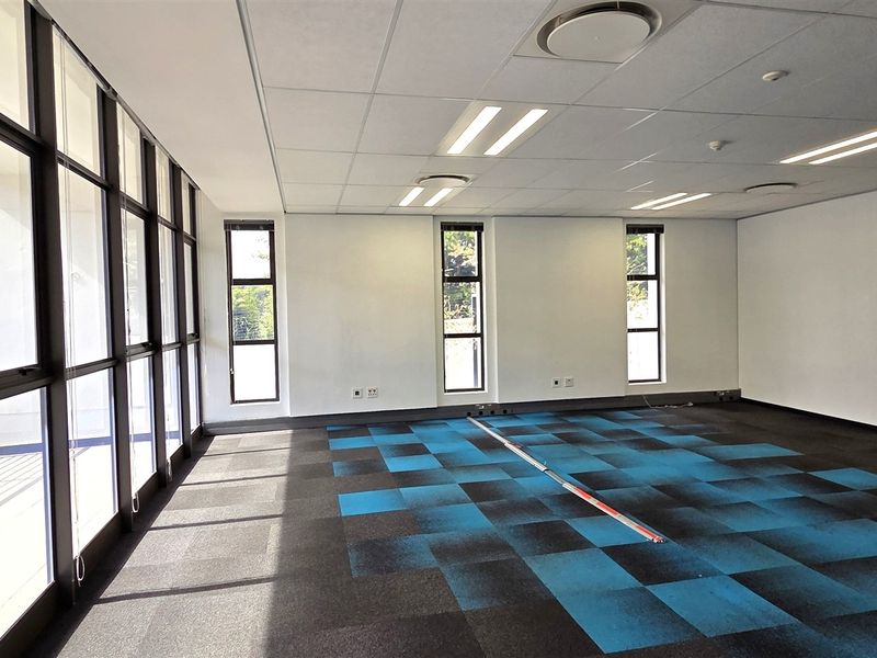 Office space to let in Bryanston - Photo 6
