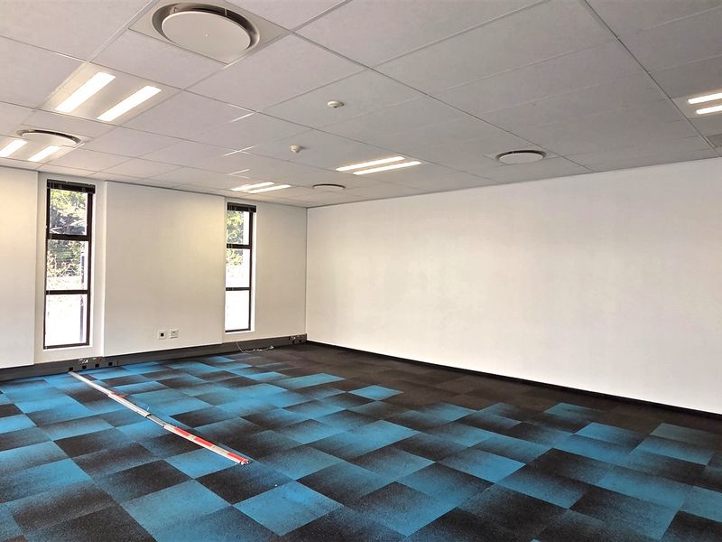Office space to let in Bryanston - Photo 7