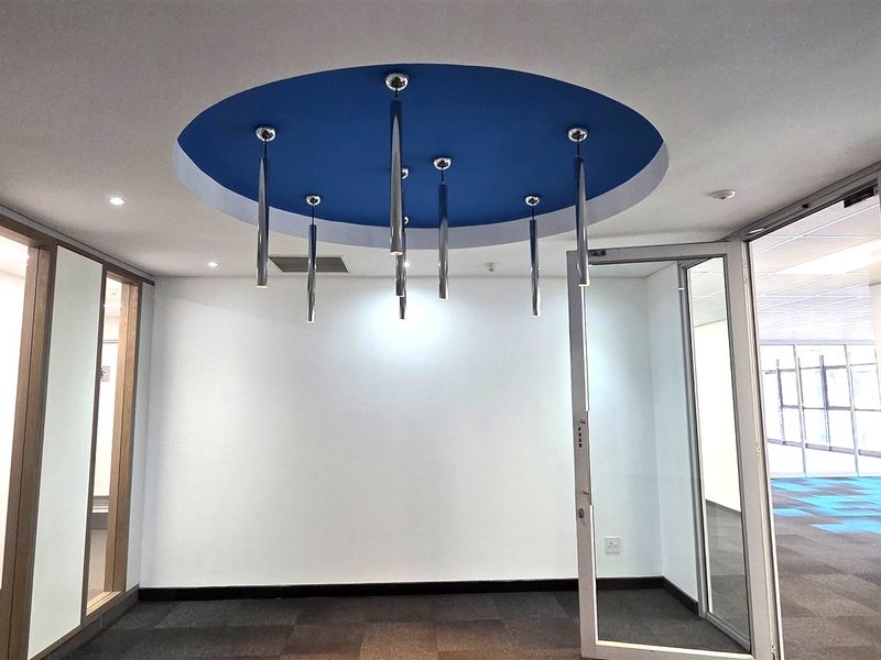 Office space to let in Bryanston - Photo 3