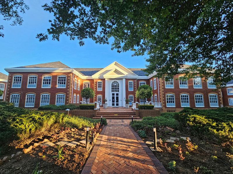 Office to let in Hampton Office Park - Photo 1