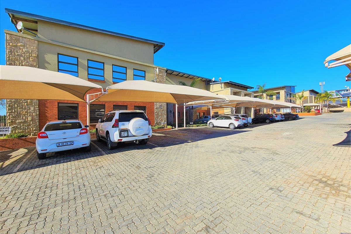 168m2 Modern Office to Let in Ruimsig - Photo 3