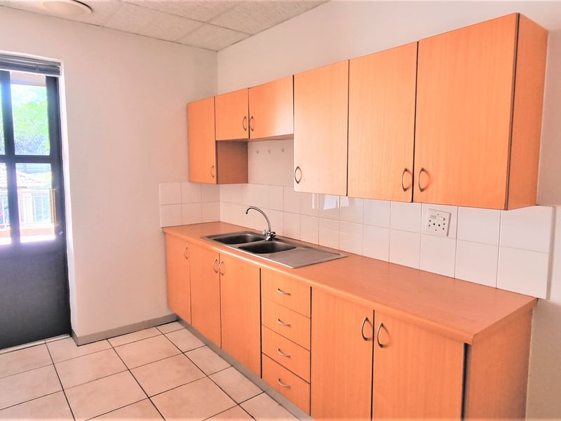 Ground floor space to let in Eton Office Park - Photo 6