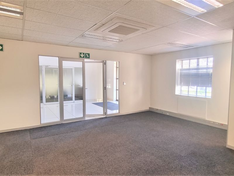 Ground floor space to let in Eton Office Park - Photo 3
