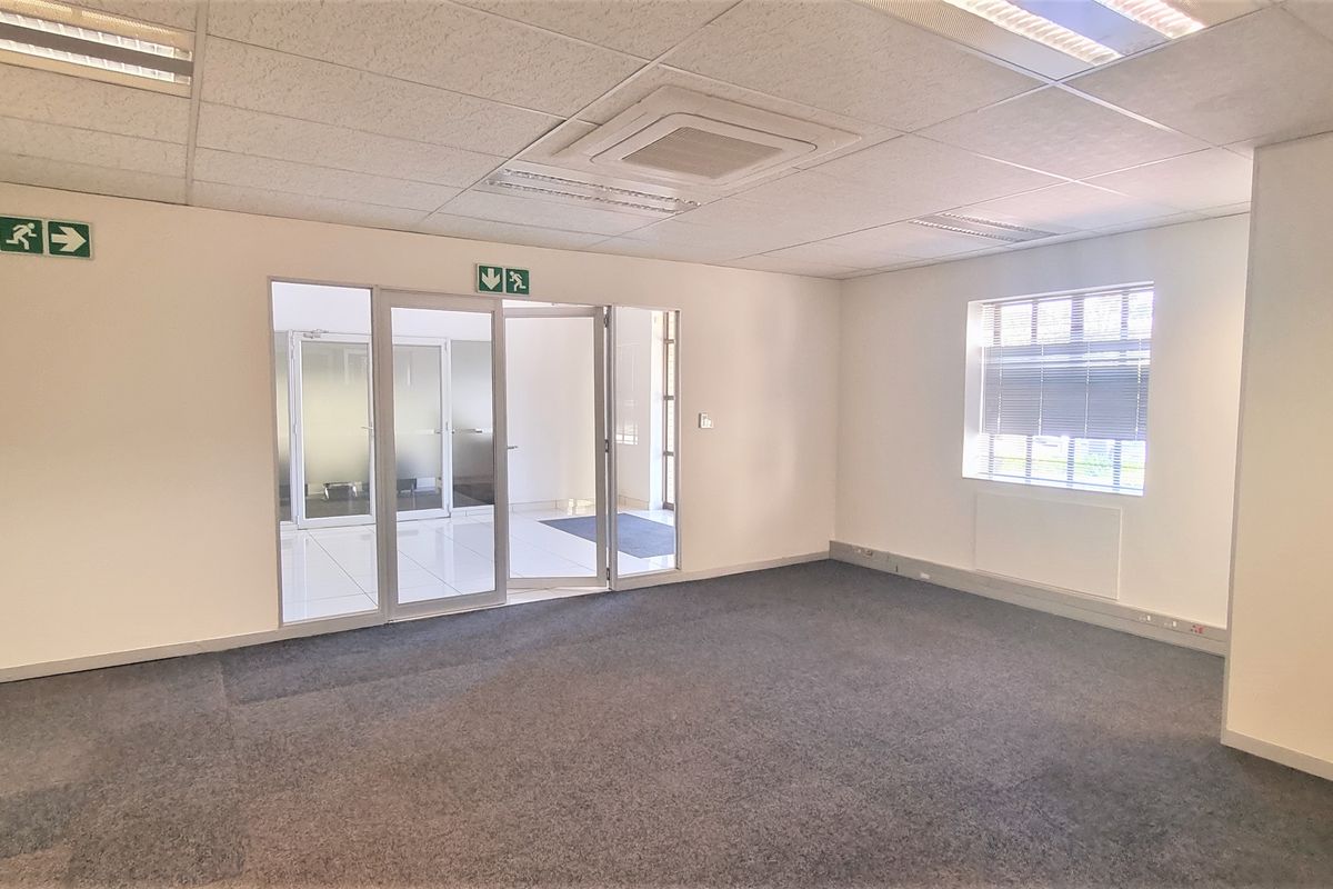 Ground floor space to let in Eton Office Park - Photo 3