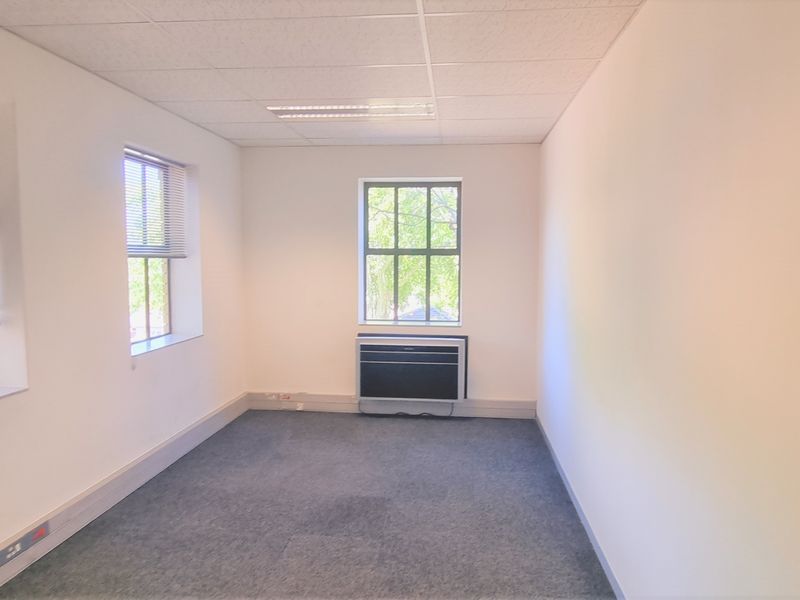 Ground floor space to let in Eton Office Park - Photo 9